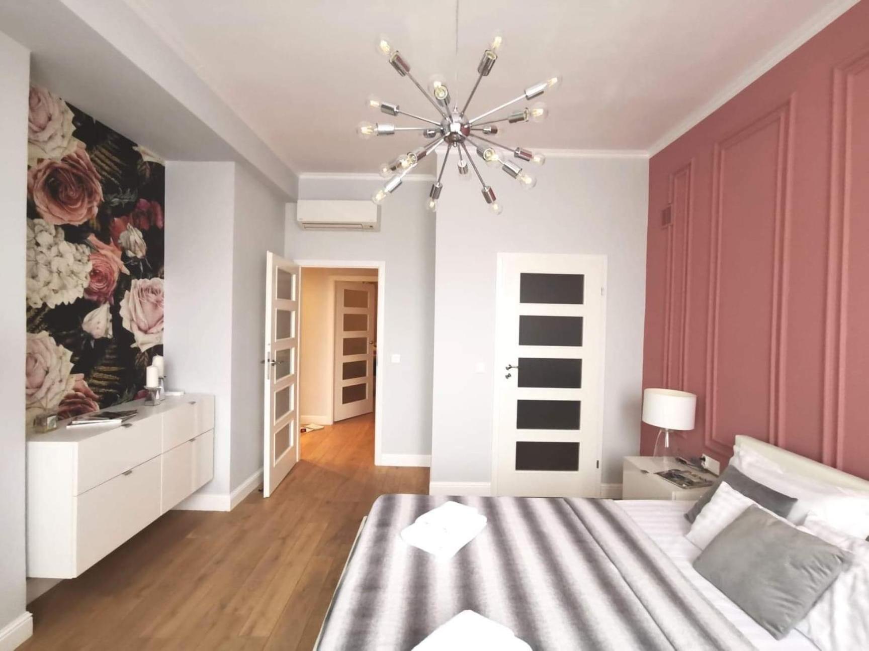 Unitapartament Delux Warszawa Centrum Blisko Plac Zbawiciela Hala Koszyki Metro Politechnika Jest To Elegancki I Wygodny Apartament Na Noclegi I Pobyt W Warszawie - Zapraszamy المظهر الخارجي الصورة